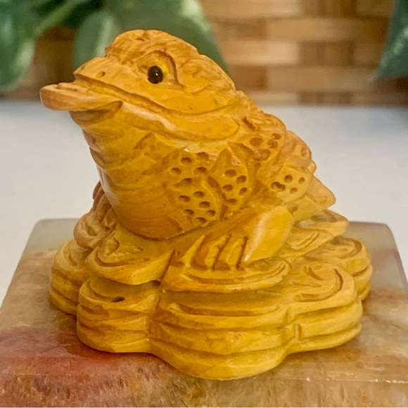 Vintage Boxwood Money Frog Netsuke Animal Figurine Hand Carved Wooden Figure 2" - Picture 5 of 13